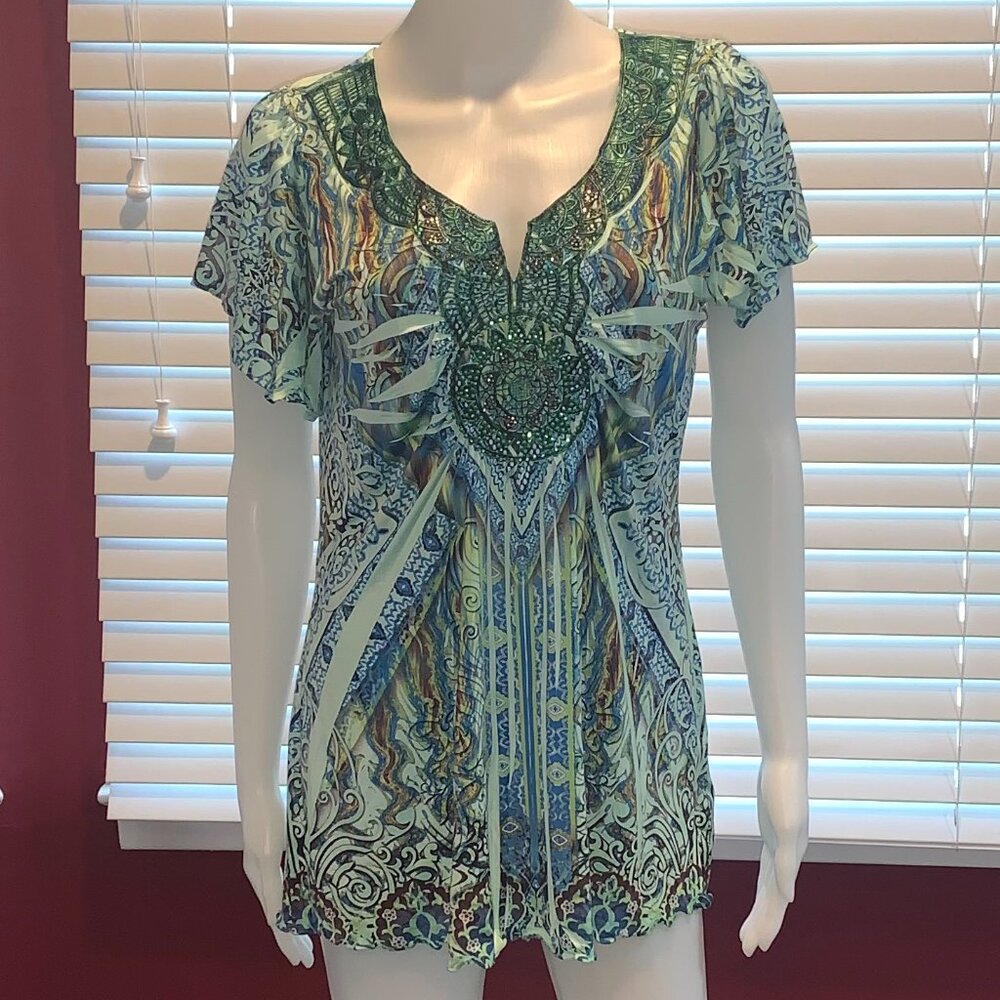 Beautiful EUC Covington Women's V-Neck Short Sleeve Top Size Medium Multicolored